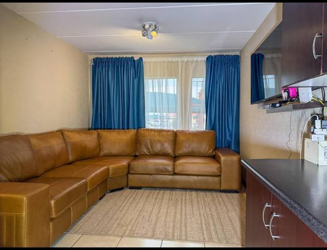 2 BEDROOM APARTMENT FOR SALE IN ORMONDE VIEW